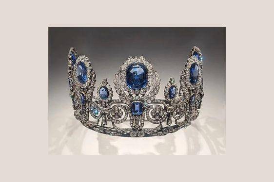 8 Perhiasan Kerajaan Prancis Abad ke-19 yang Dirampok di Museum Louvre