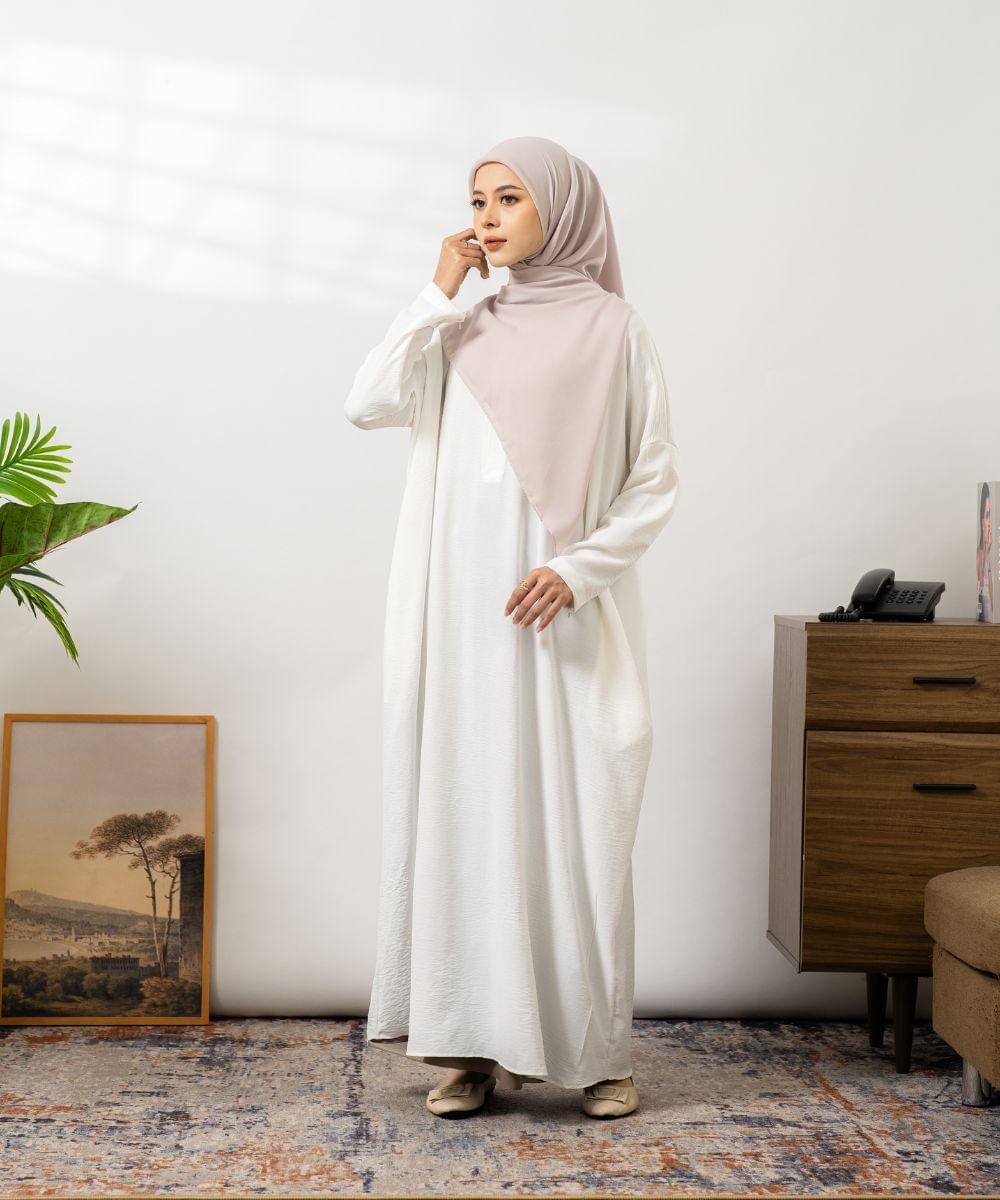 11 Abaya Kekinian dan Nyaman untuk Umroh, Anggun dan Syar’i