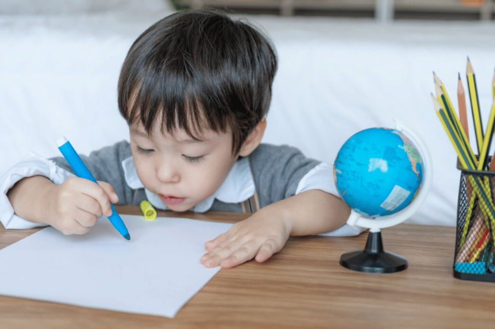 anak menulis