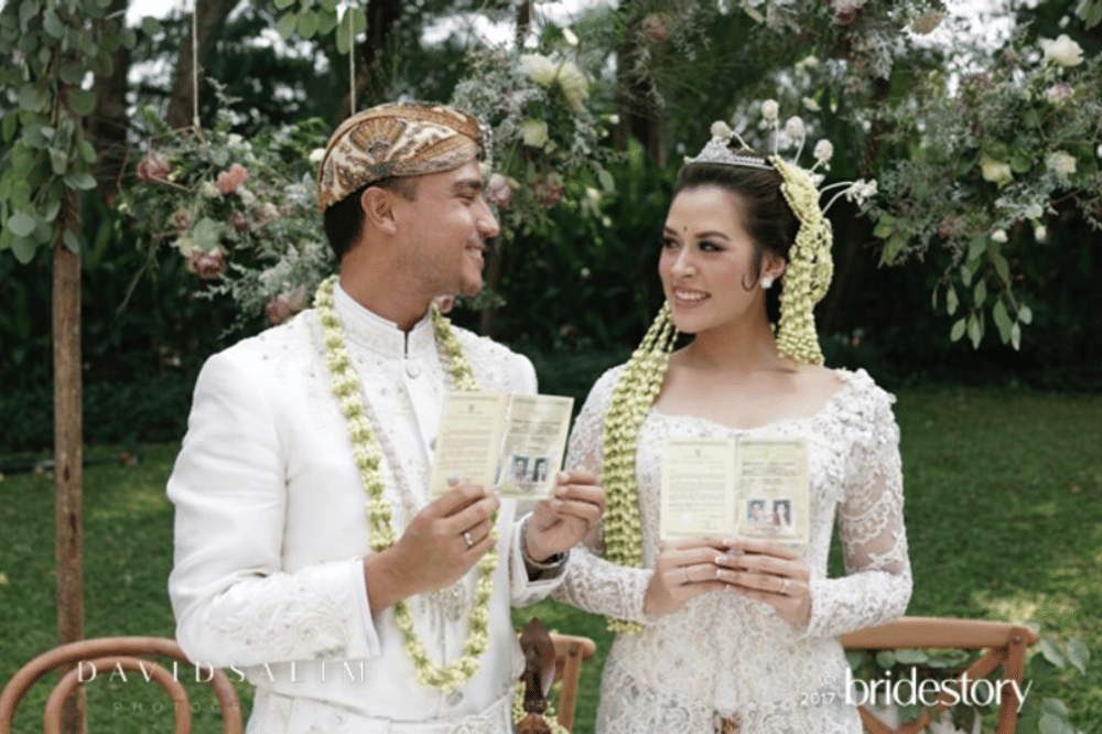 Foto Jadul Akad Nikah Raisa dan Hamish Daud