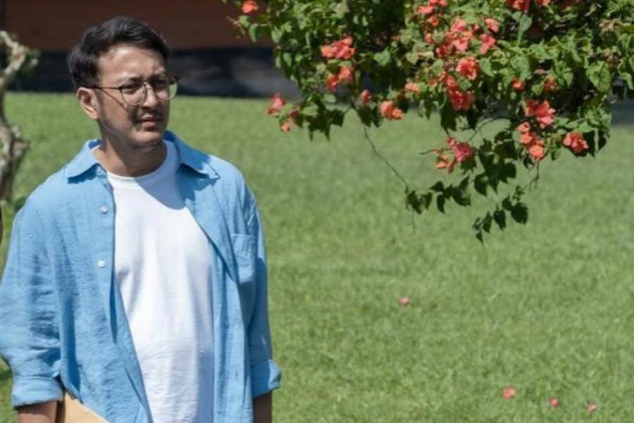 5 Keluarga Mikha Tambayong di Film Abadi Nan Jaya