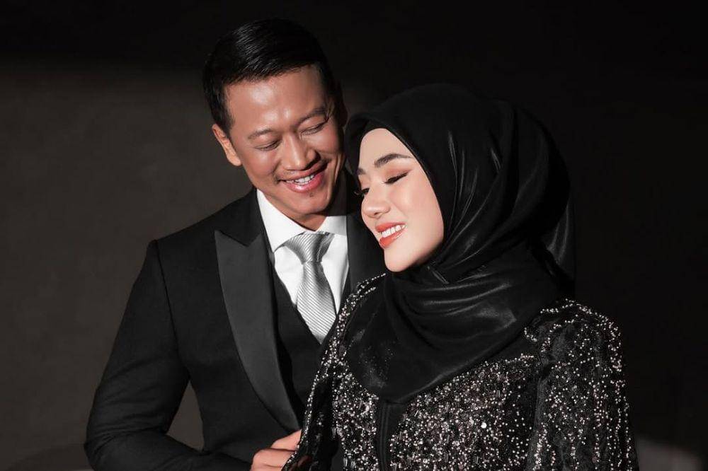 Apakah Benar Clara Shinta Minta Cerai dengan Suami
