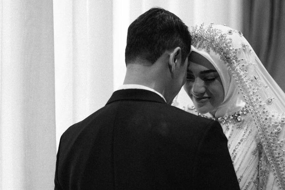 Apakah Benar Clara Shinta Minta Cerai dengan Suami