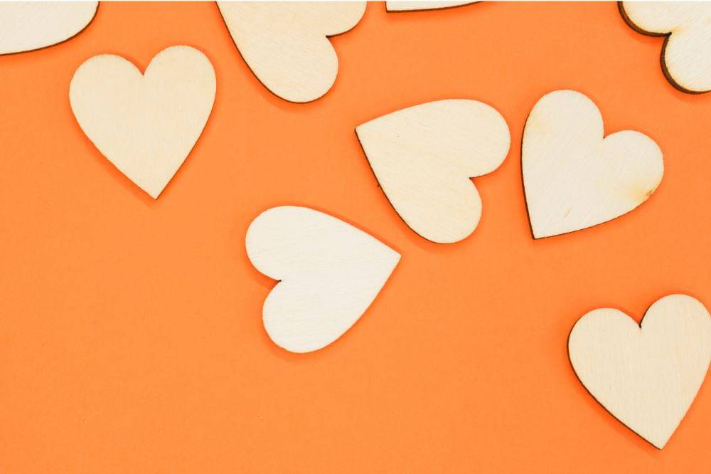 Arti Emoji Love Oranye