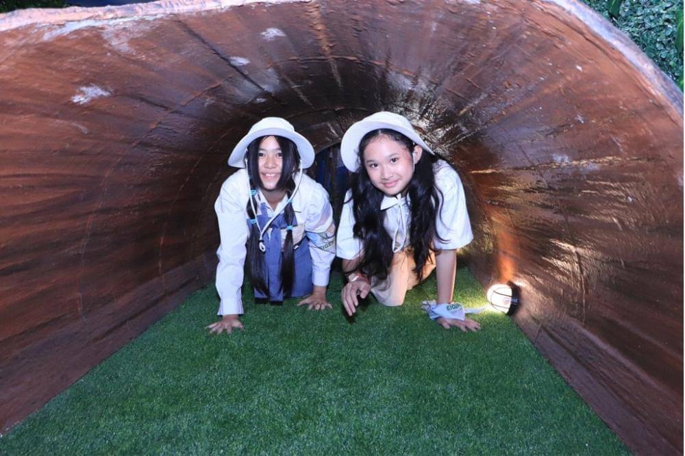 Anak-anak bisa merasakan keseruan bermain seperti berada di dalam hutan sungguhan