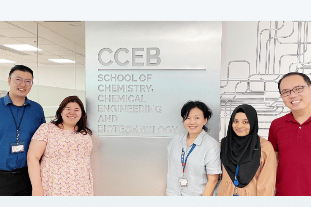 CCEB sekolah kimia di NTU