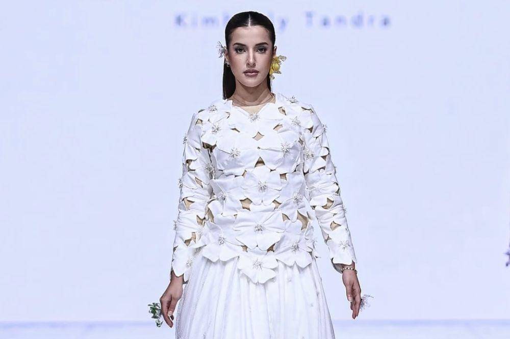 Pesona Para Seleb di JFW Hari Pertama, Tampil Bak Model Profesional