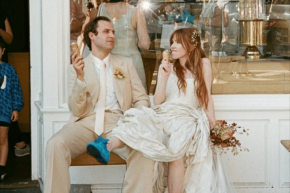 Sah Nikah, Ini Kisah Cinta Carly Rae Jepsen dan Cole MGN