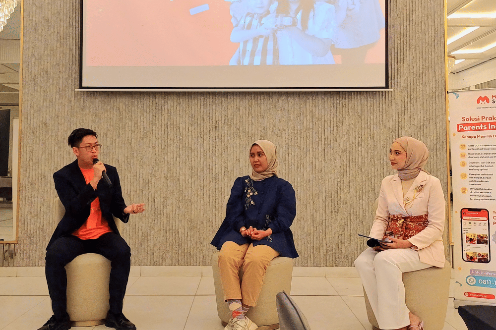 Antoni Lewa selaku CEO MainStory, Mama Nuki, dan MC