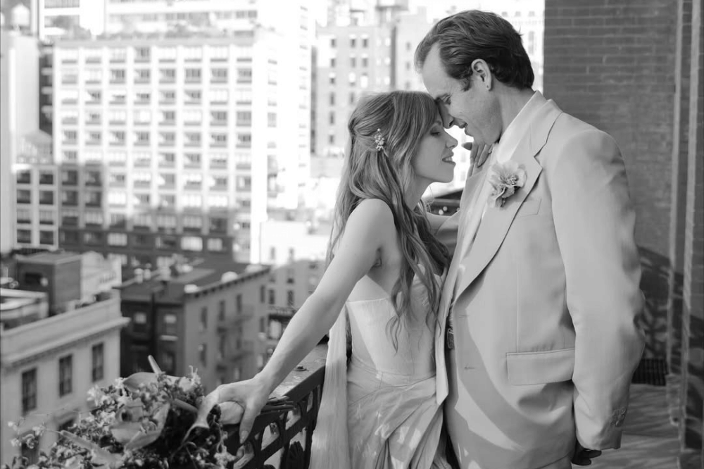 Sah Nikah, Ini Kisah Cinta Carly Rae Jepsen dan Cole MGN