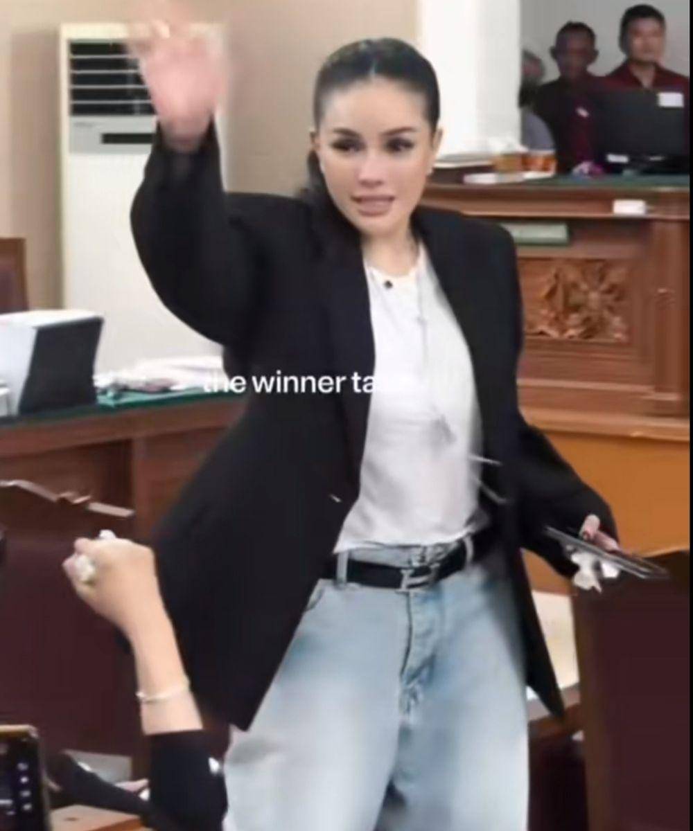 Gaya Nikita Mirzani setiap Hadiri Persidangan, Tampil Stylish! (3).jpg