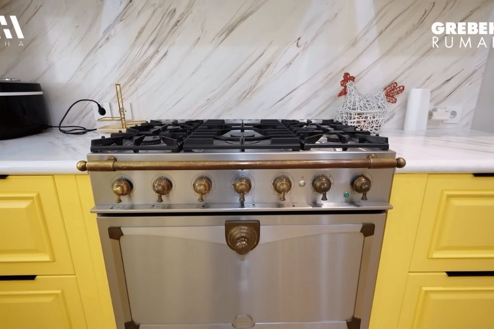 Deretan Foto Kompor Sarwendah Seharga Rp1 Miliar