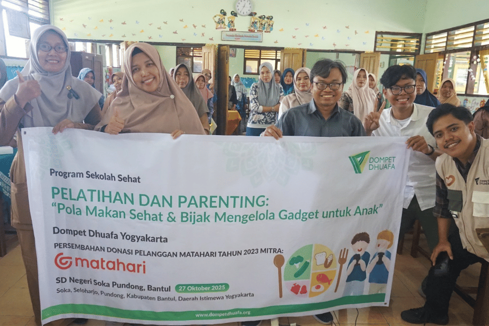 Foto bersama saat sosialisasi program sekolah sehat