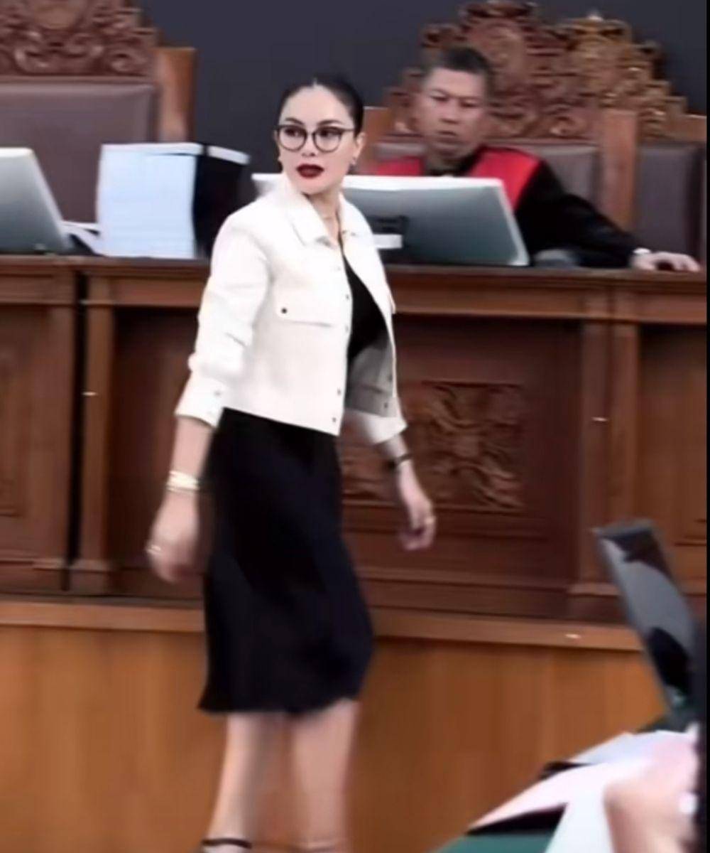 Gaya Nikita Mirzani setiap Hadiri Persidangan, Tampil Stylish! (2).jpg