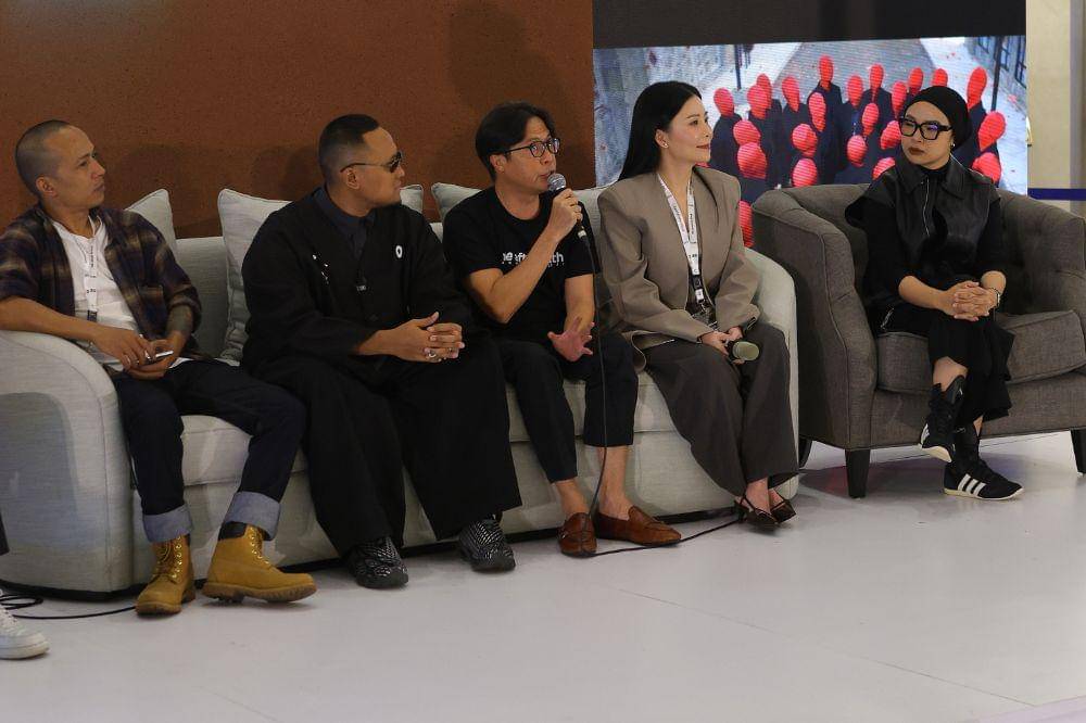 Infinix Gabungkan Teknologi dan Fashion di Jakarta Fashion Week 2026
