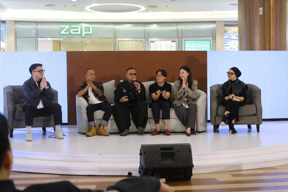 Infinix Gabungkan Teknologi dan Fashion di Jakarta Fashion Week 2026