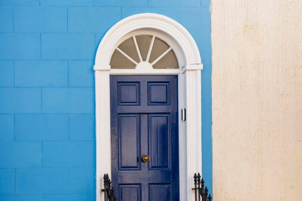 8 Fakta Warna Biru untuk Cat Rumah