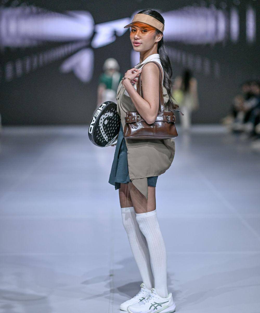 Gaya Azizah Salsha saat Tampil di JFW 2026, Jadi Sorotan Warganet