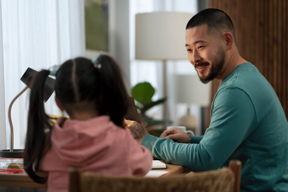 Papa terlihat bangga pada anak perempuannya