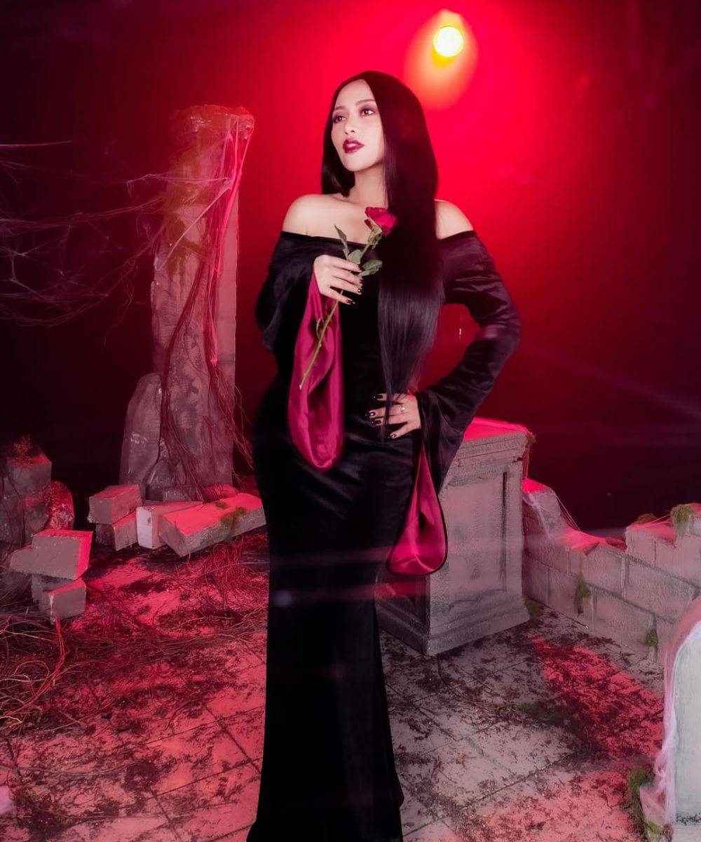 7 Nama Karakter di Foto Halloween Keluarga Rachel Vennya