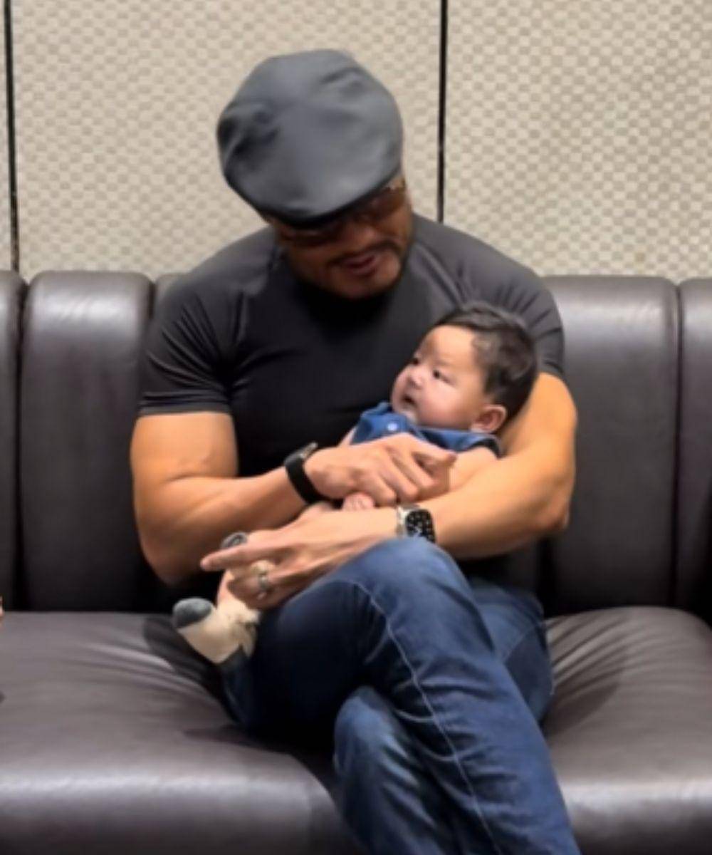 Tiktok.com/@eri_carl