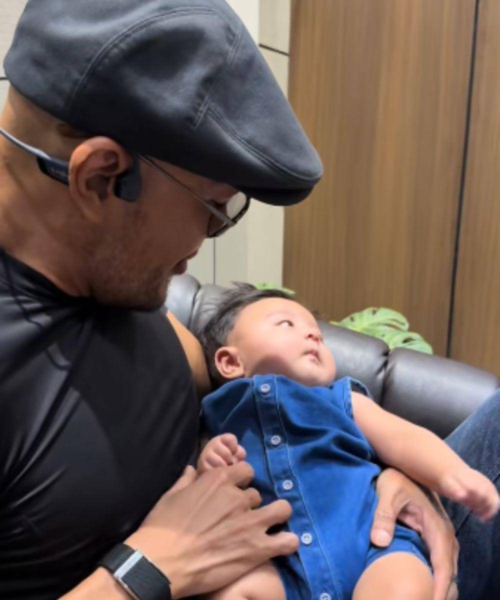 Tiktok.com/@eri_carl