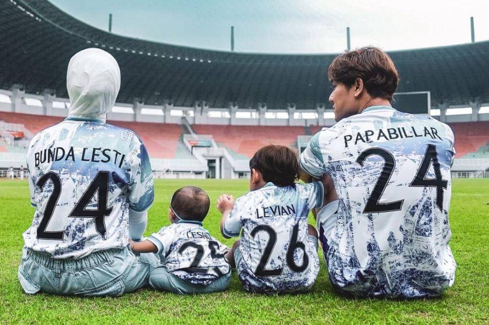 Lesti Ungkap Masih Menyusui Saat Hamil Anak Ketiga, Apakah Aman?