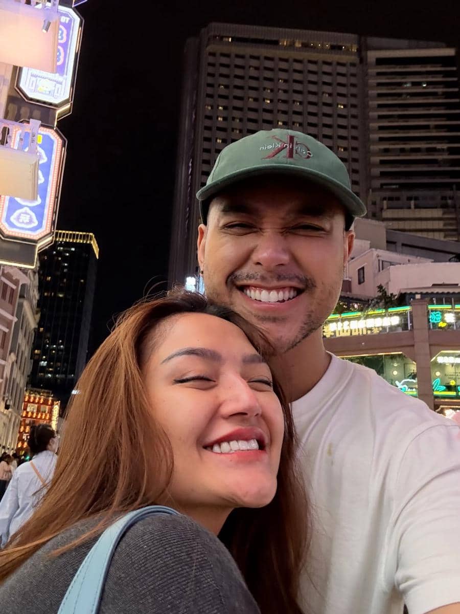 Krisjiana dan Siti Badriah jalan-jalan di Ghuangzhou