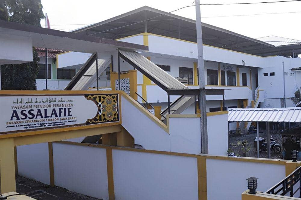 9 Pesantren Tertua di Indonesia, Sudah Berdiri Ratusan Tahun! (5).jpg