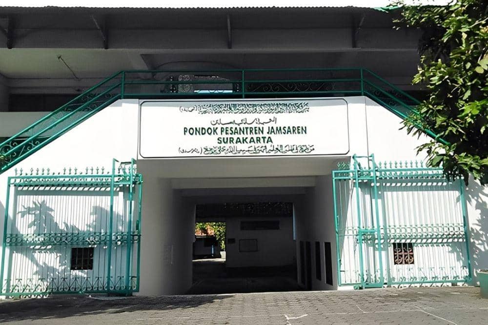 9 Pesantren Tertua di Indonesia, Sudah Berdiri Ratusan Tahun! (10).jpg