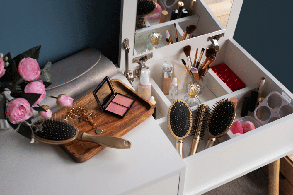 organizer makeup tertutup