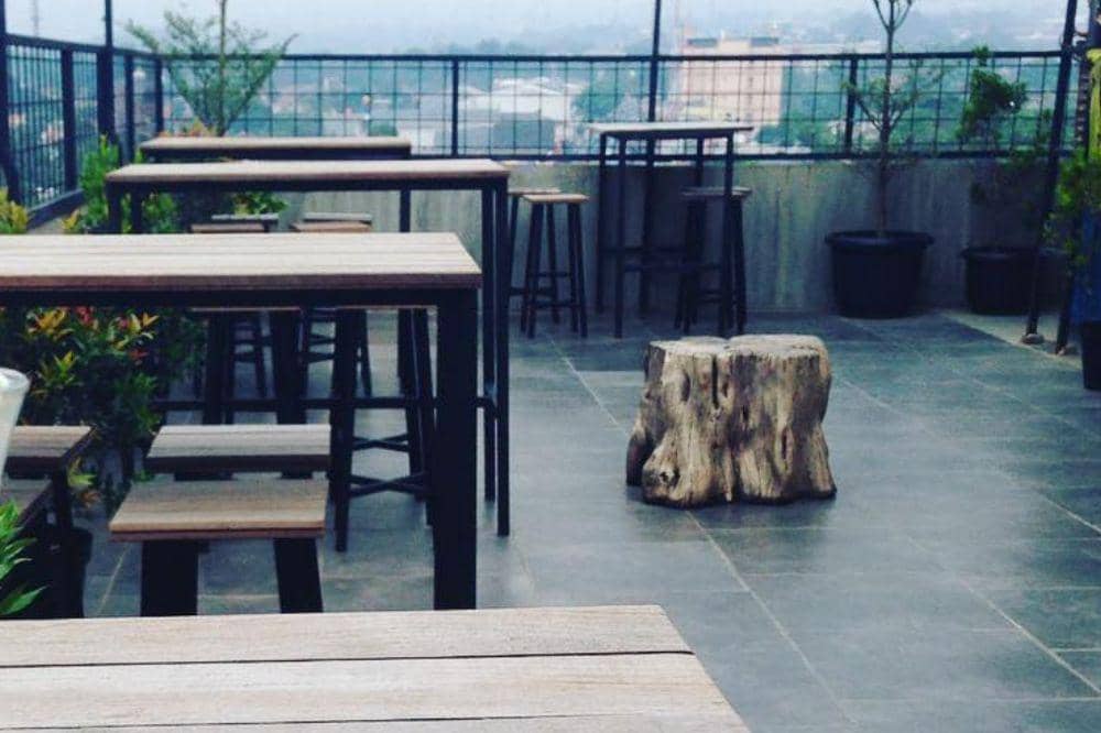 7 Cafe Rooftop Terdekat Bogor yang Instagramable Abis! (3).jpg