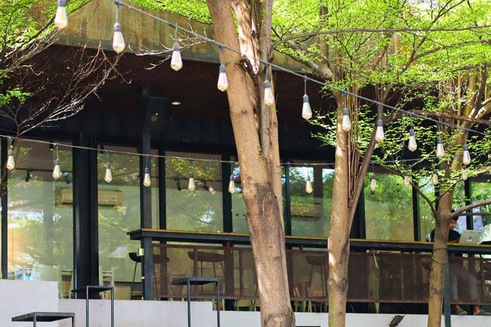 5 Cafe Rooftop di Depok yang Lagi Hits, Cocok Untuk Nikmati Senja!