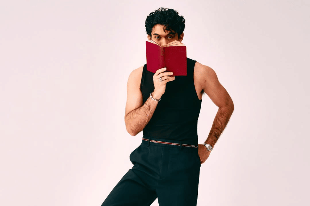 Reza Rahadian Ungkap Proses Dapat Izin Lagu 'Rayuan Perempuan Gila'