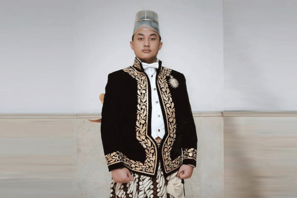 Profil dan Biodata Gusti Purboyo, Raja Baru Keraton Surakarta | Popmama.com