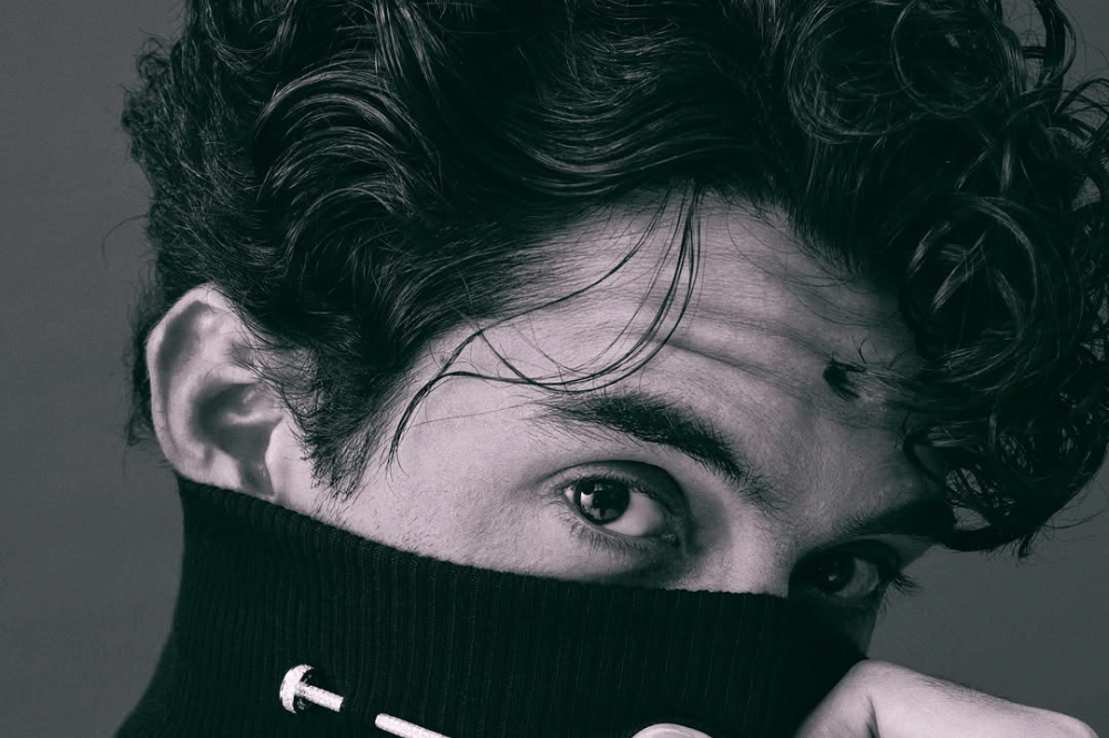 Reza Rahadian Ungkap Proses Dapat Izin Lagu 'Rayuan Perempuan Gila'