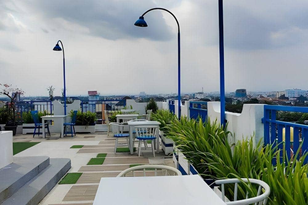 5 Cafe Rooftop Terdekat Jogja, Bikin Nongkrong Makin Seru (4).jpg