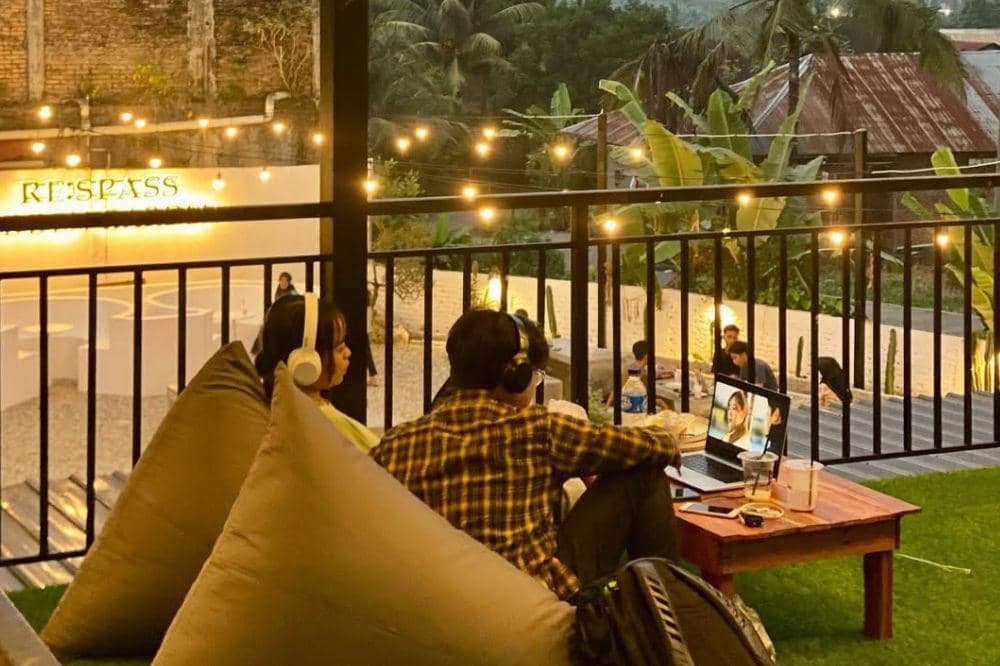 6 Cafe Rooftop Terdekat Padang, Suasana Tenang buat Lepas Penat (4).jpg
