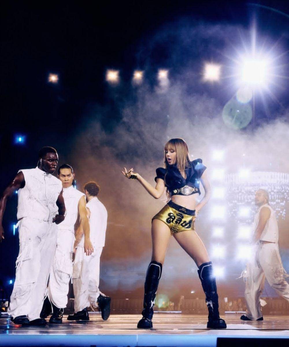 Penampilan Lisa Blackpink Bawakan Rockstar di Konser Deadline.jpg