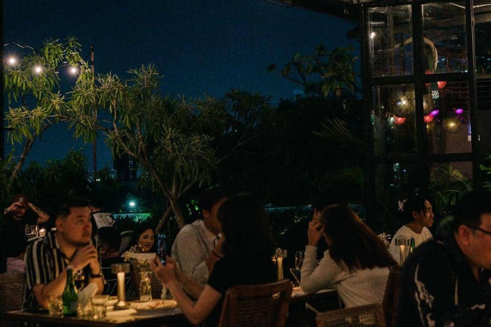 10 Cafe Rooftop Terdekat Jakarta Selatan, Hits dan Instagramable