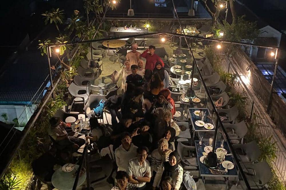 7 Cafe Rooftop Terdekat Surabaya, Viewnya Oke Banget!