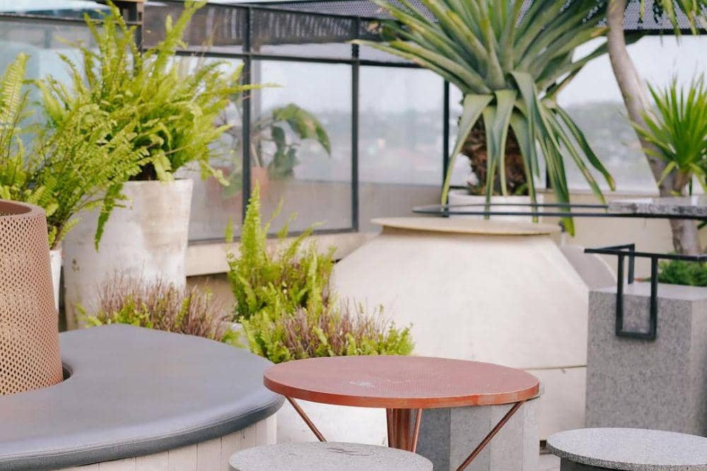 7 Cafe RooftopTerdekat Medan yang Bikin Betah Nongkrong Lama