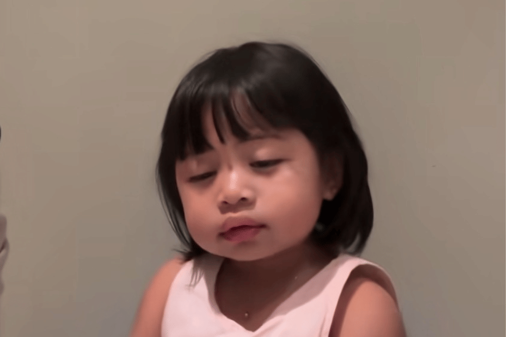 Tingkah lucu Lily anak Raffi Ahmad & Nagita Slavina tetap makan walau mengantuk