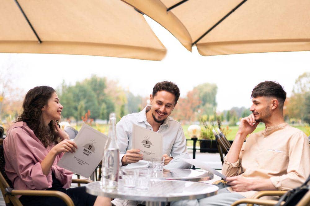 7 Cafe Rooftop Terdekat Jakarta Timur, Nyaman dan Murah Banget! .jpg