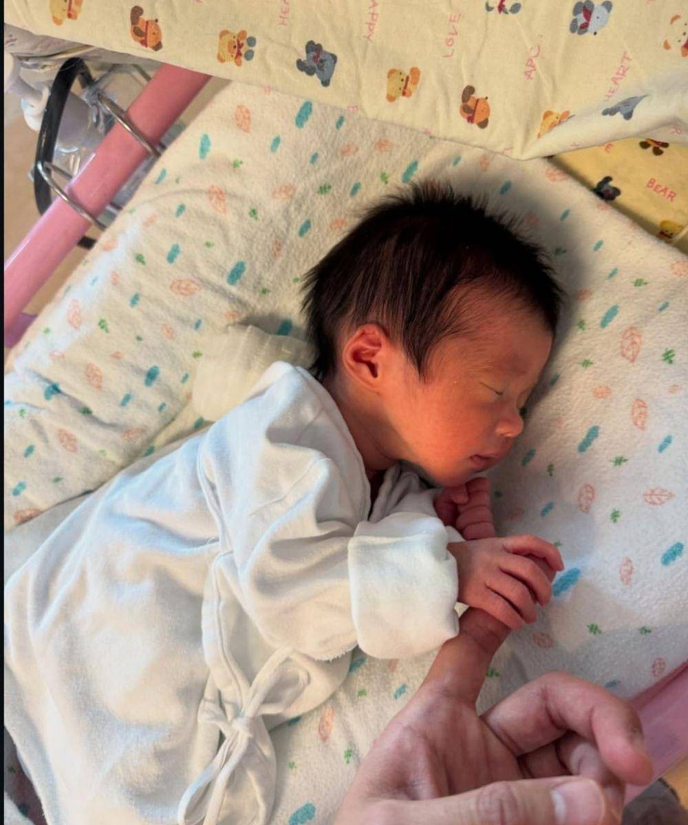 Lee Si Young Umumkan Kelahiran Anak Kedua Usai Bercerai (3).jpg