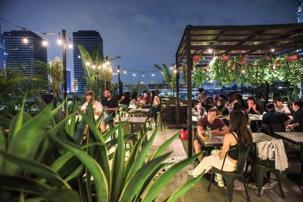 10 Cafe Rooftop Terdekat Jakarta Selatan, Hits dan Instagramable