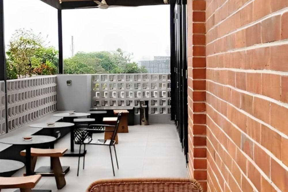 7 Cafe Rooftop Terdekat Jakarta Timur, Nyaman dan Murah Banget! (3).jpg