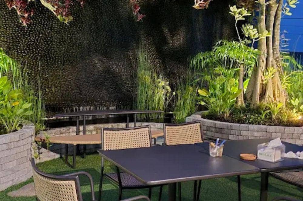 8 Cafe Rooftop Terdekat Malang, Nikmati Suasana Kota dari Ketinggian (3).jpg