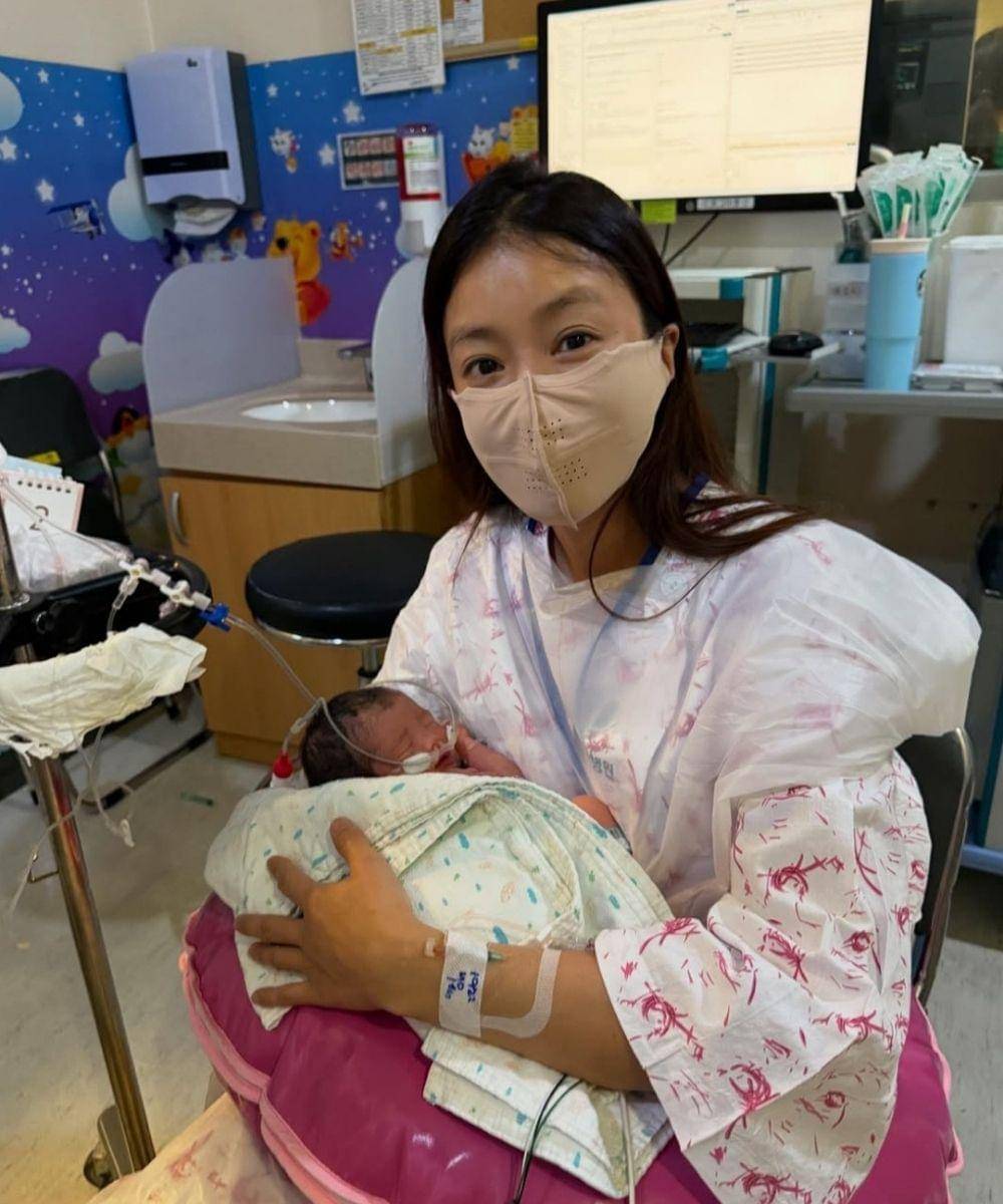 Lee Si Young Umumkan Kelahiran Anak Kedua Usai Bercerai (2).jpg