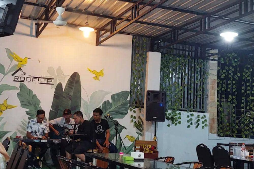 7 Cafe Rooftop Terdekat Medan yang Bikin Betah Nongkrong Lama